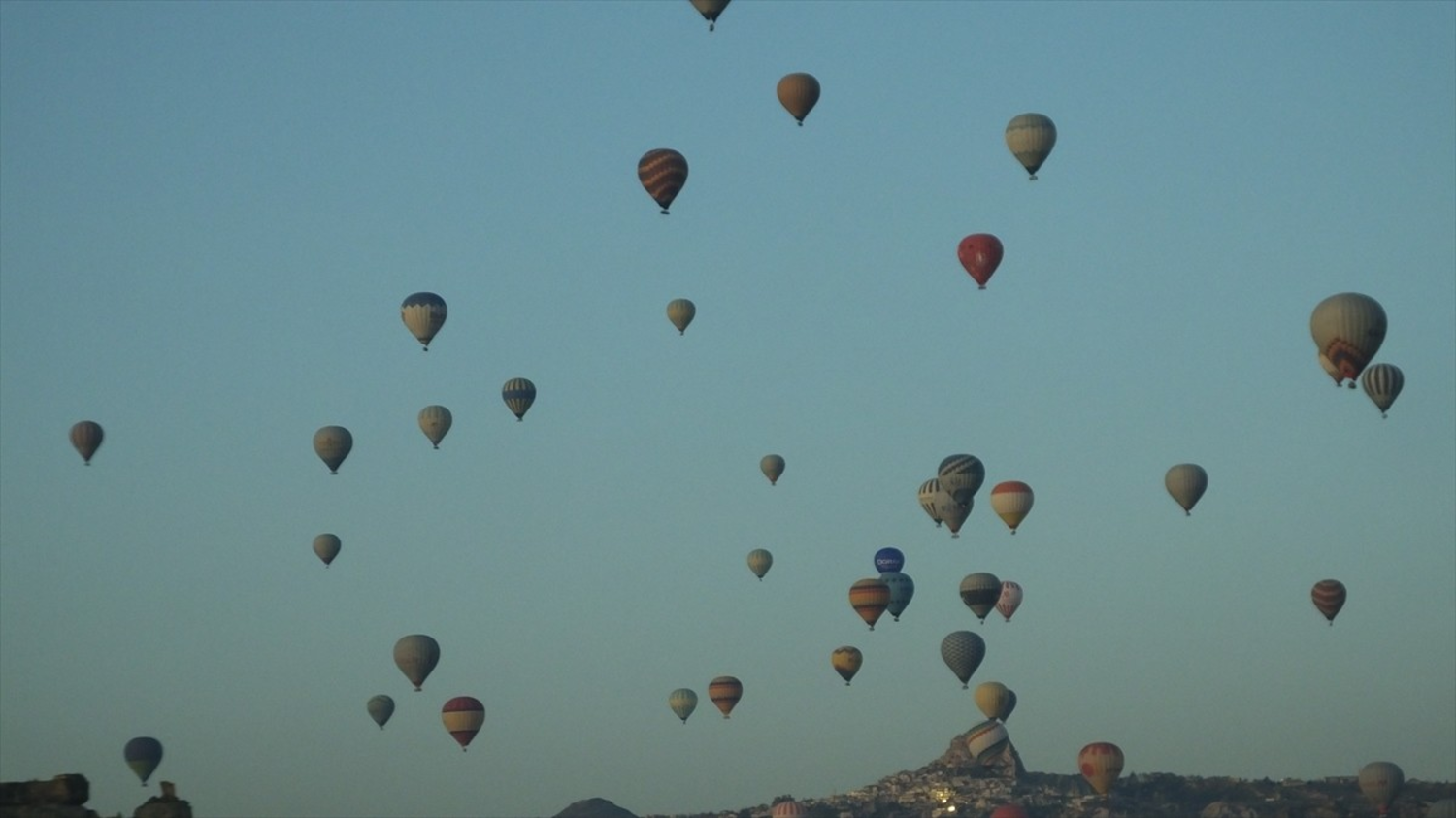 Sıcak hava balonu düştü: 8 kişi öldü